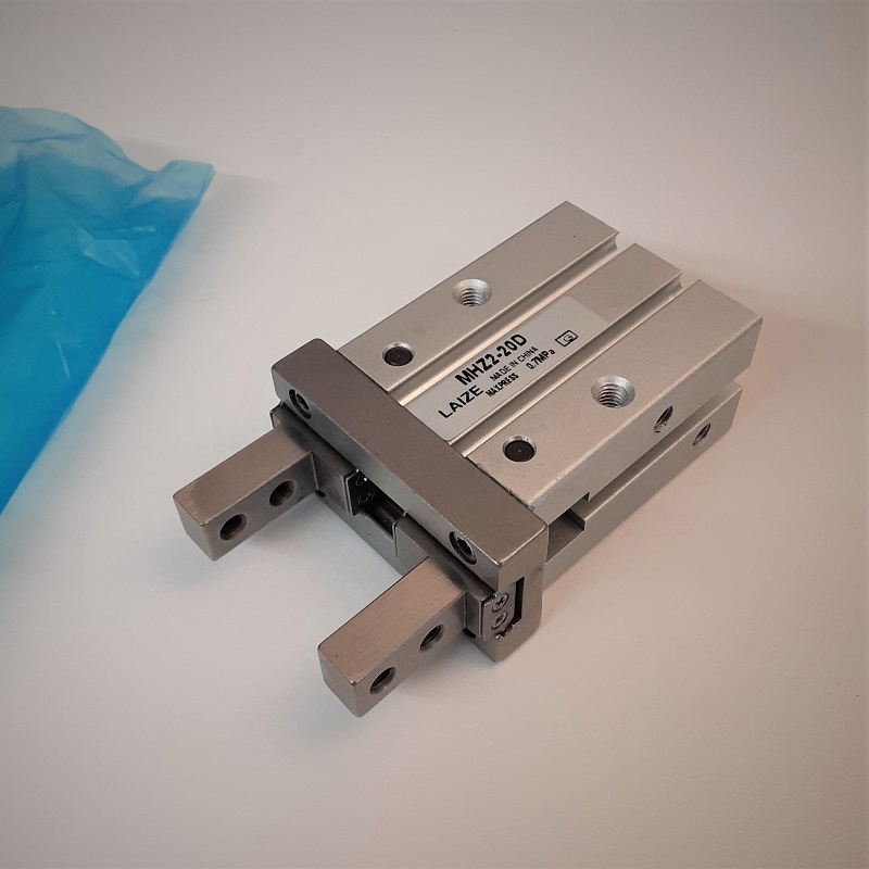 Pneumatic gripper