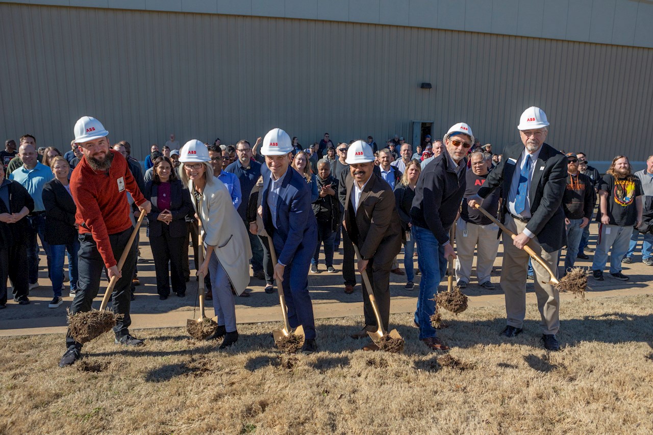 the groundbreaking event in Bartlesville featured Jacques Mulbert, President of ABB Measurement & Analytics (third from left), and Dale Copeland, Mayor of Bartlesville (sixth from left)