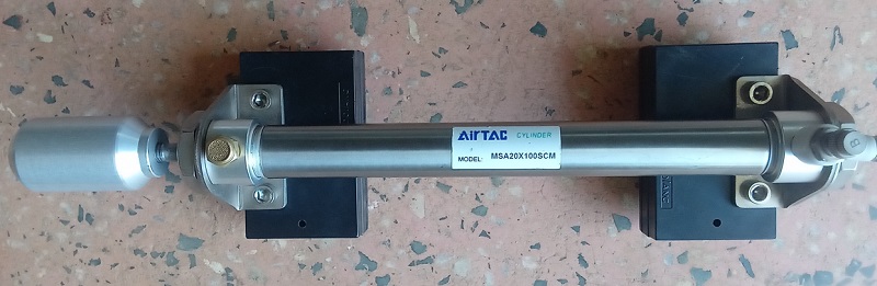 Small single-acting air cylinder