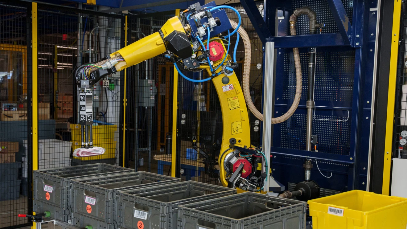 Amazon's Sparrow fulfillment robot
