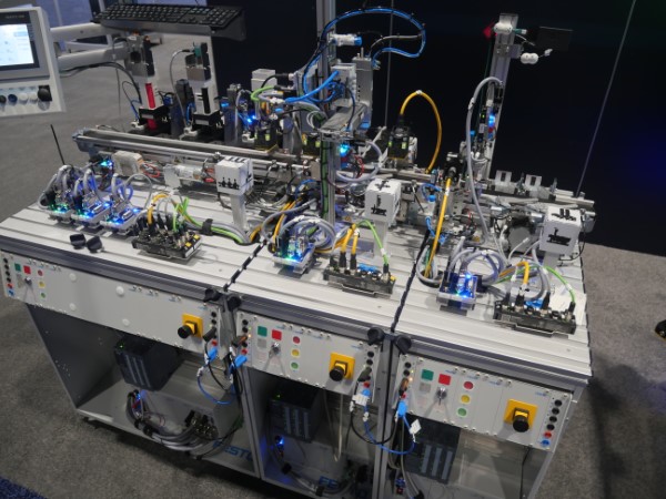 Classroom trainer from Festo Didactic