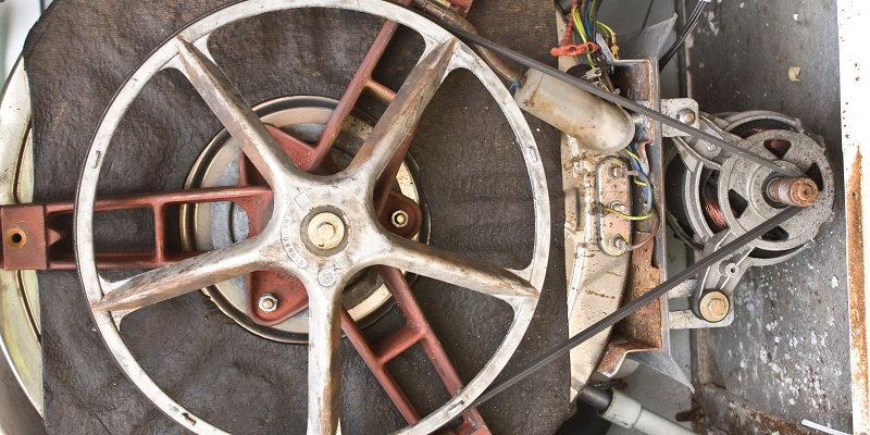 motor driving pulley with reduction in RPM but increase in torque
