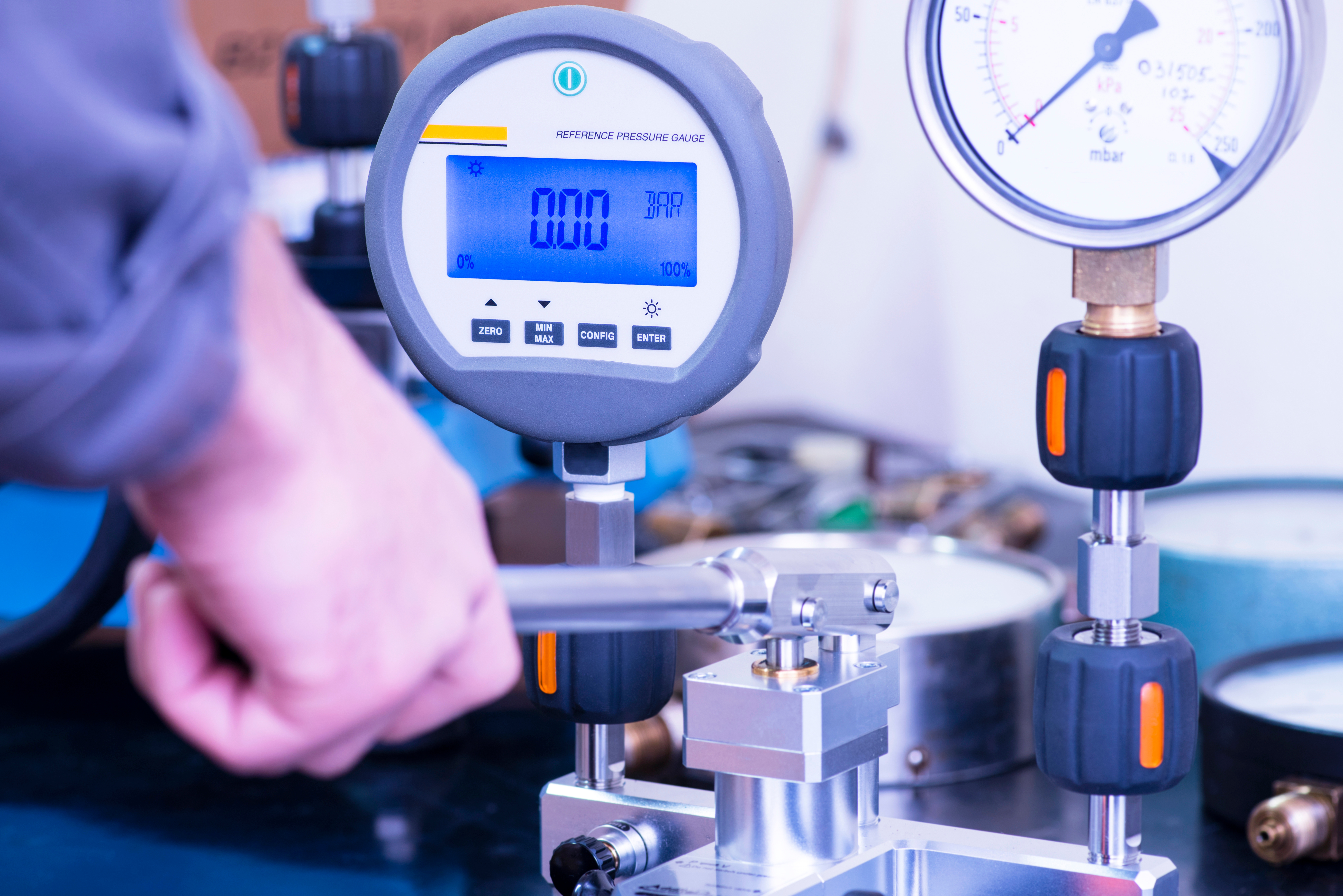 digital pressure gauge calibration, calibration of pressure devices