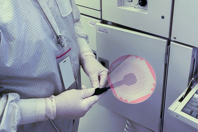 An SiC wafer created by Cree and NY CREATES