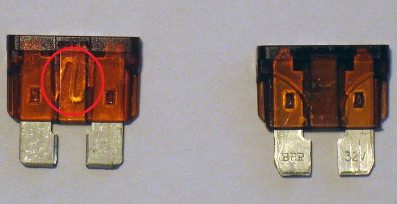 Good fuse and blown fuse cartdridge fuses