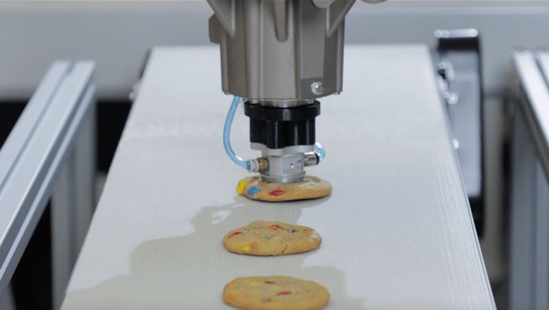 DR-3iB/6 STAINLESS delta robot capable of food handling