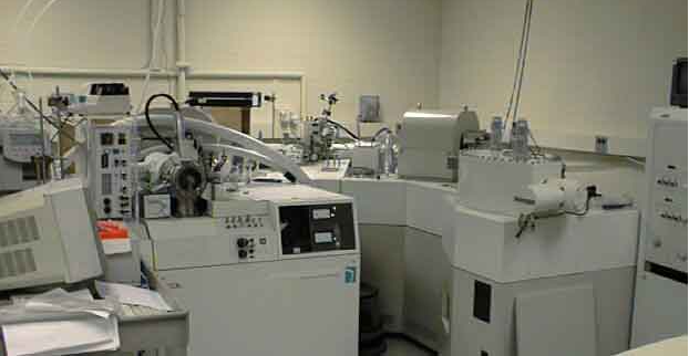 modern spark spectrometer used in chemistry labs and metallurgical processing facilities