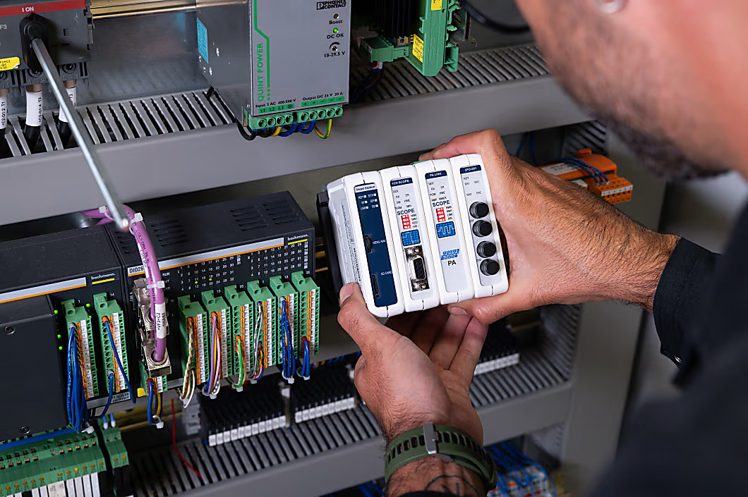 The Anybus Atlas2 Plus provides users with an intuitive interface to monitor industrial networks