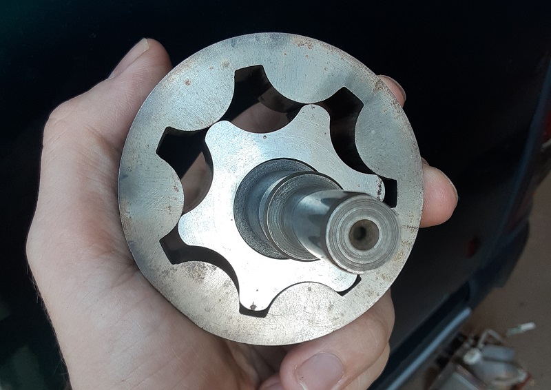 Internal gear pump mechanism