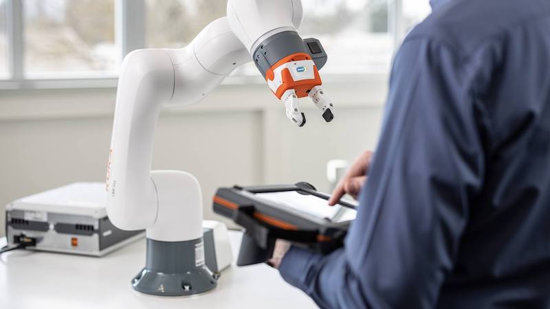 KUKA LBR iisy cobot