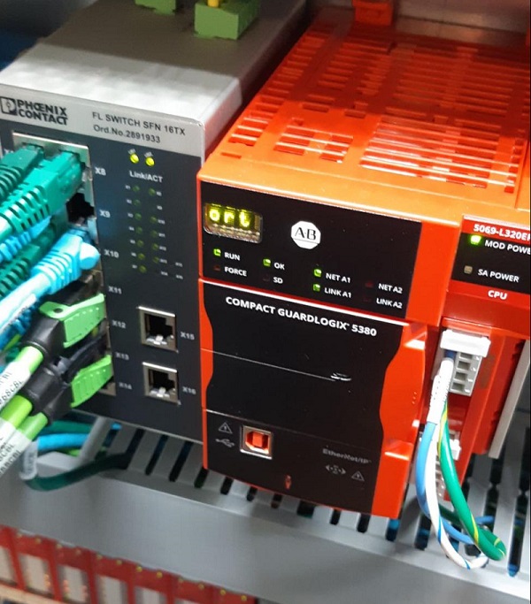 Status indicators on  PLC