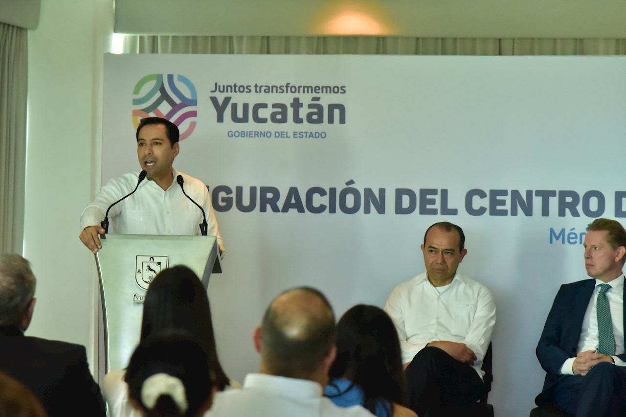 Yucatan Governor making speech to ABB employees, media, and public and university officials
