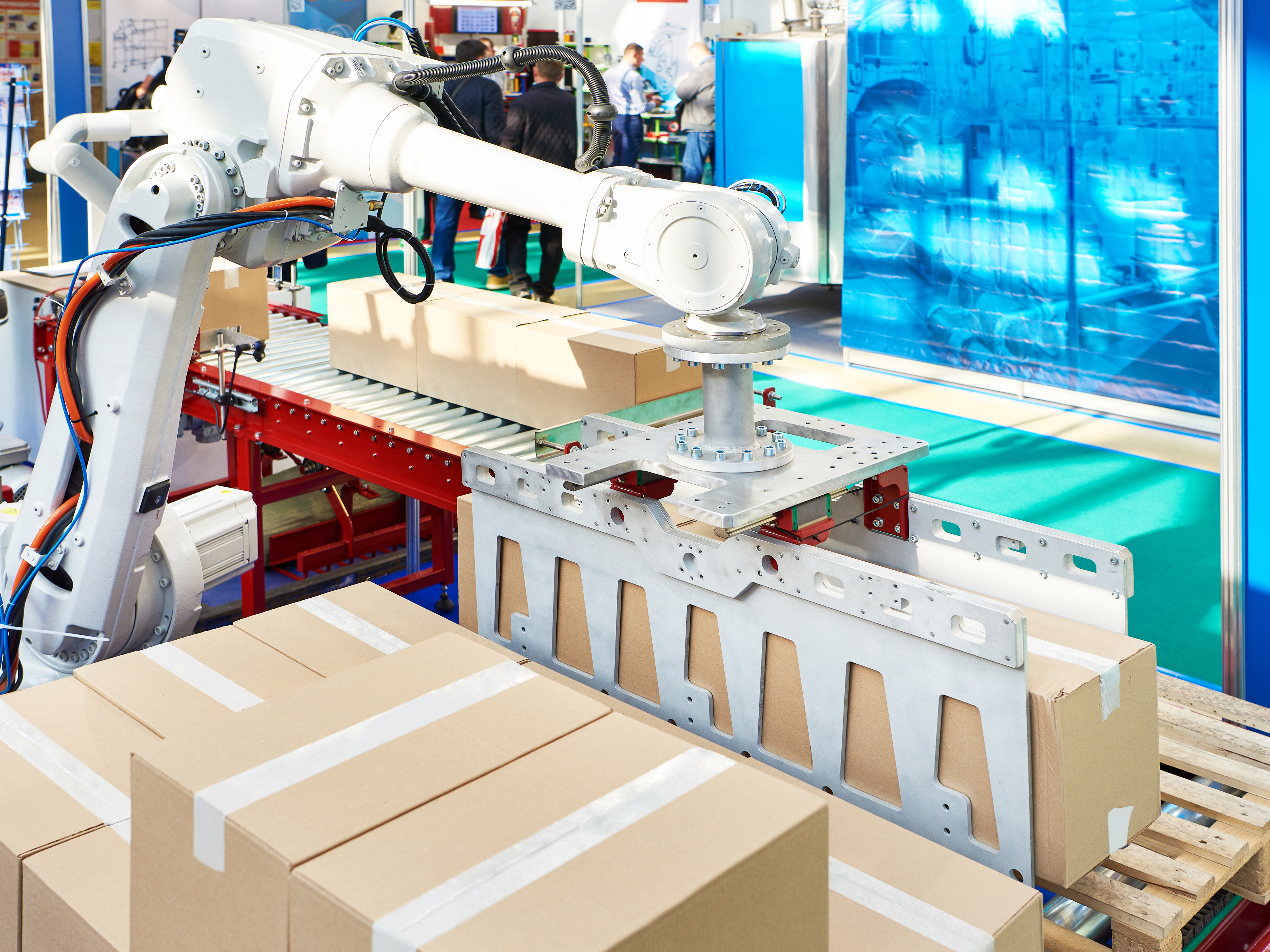The RV-35/50/80FR robots are suitable for applications demanding high-payloads, such as heavy object palletization