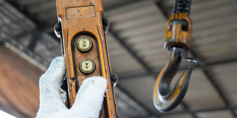 Reversing hoist control