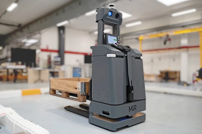 New pallet jack MiR1200 from MiR