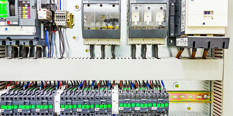 Output modules include analog and digital, sourcing and sinking