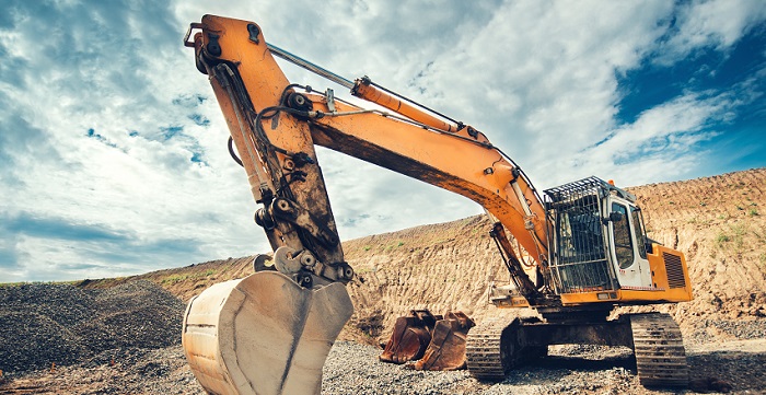 Large excavator with hydraulic cylinders