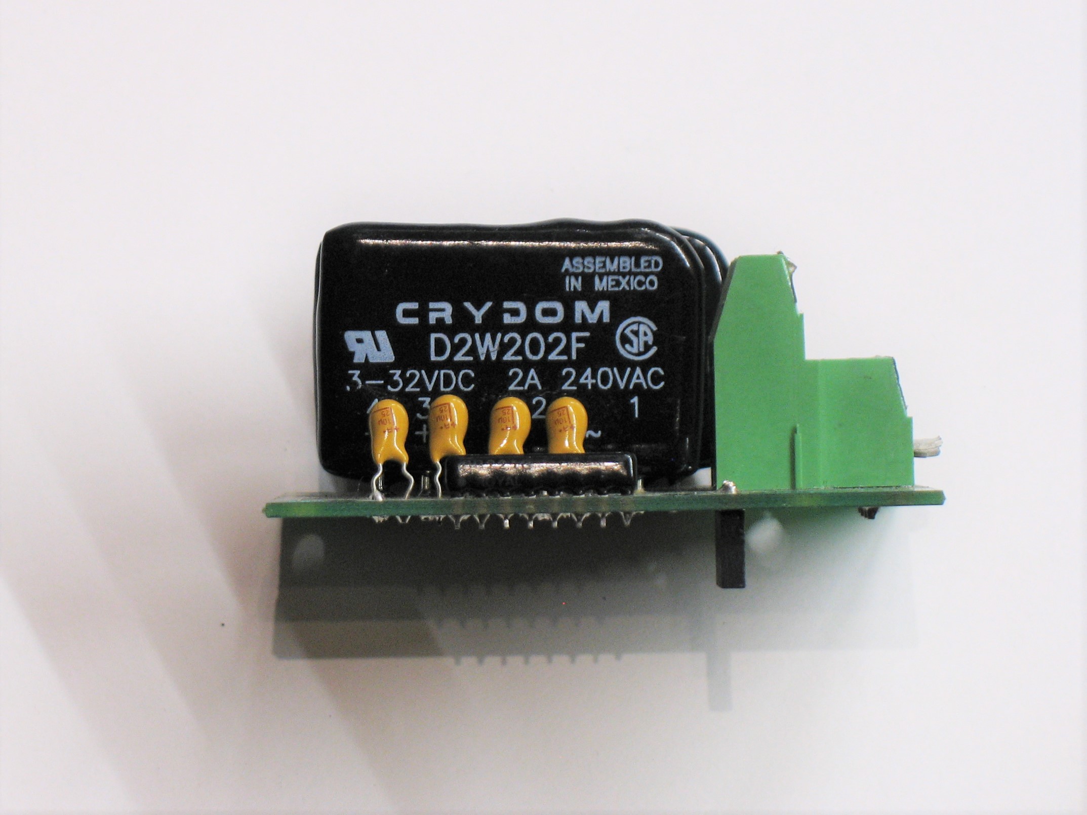 solid state relay with a single in-line package PCB mount