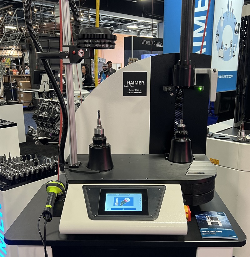 Heat shrink tool fitting machine