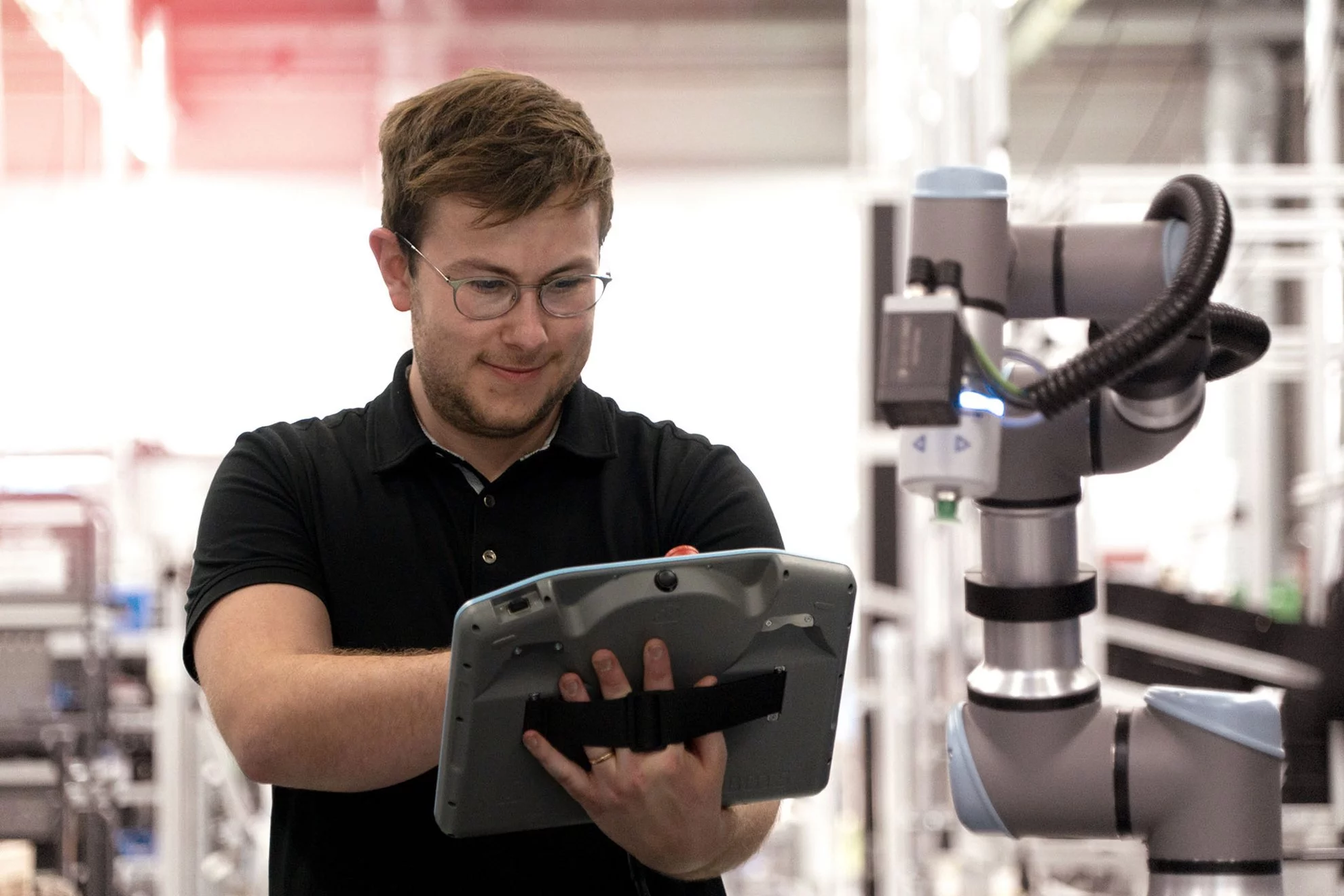 URCap software interfaces VISOR Robotic's vision sensor with UR cobots