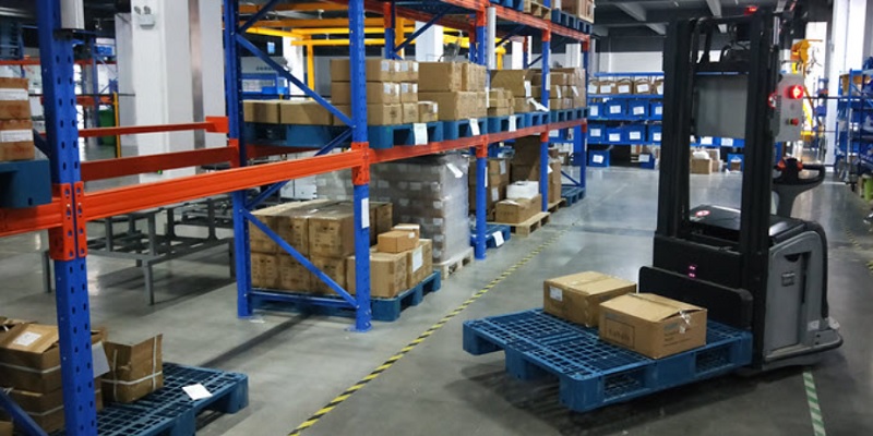 Autonomous forklift