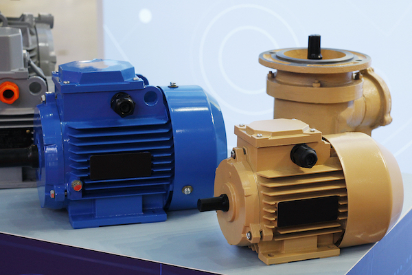 Wye vs. delta three phase synchronous motors