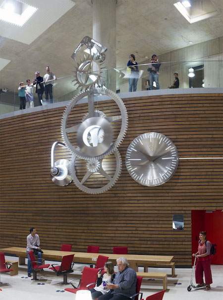 the besançon TGV station clock