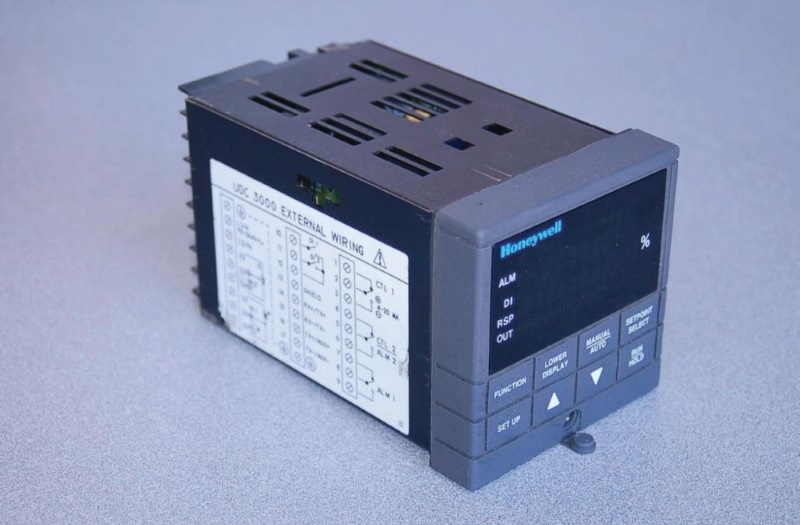 Honeywell model UDC3000