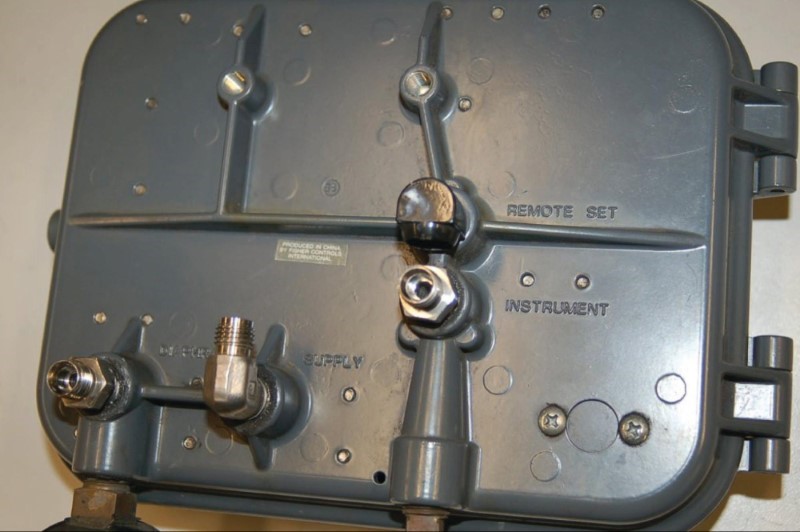Rear of Fisher MultiTrol a real pneumatic controller  