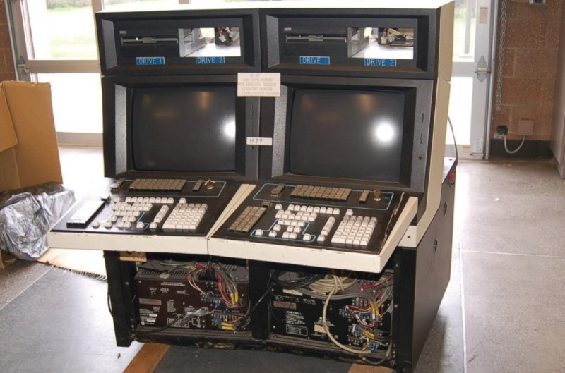 TDC2000 operator workstation