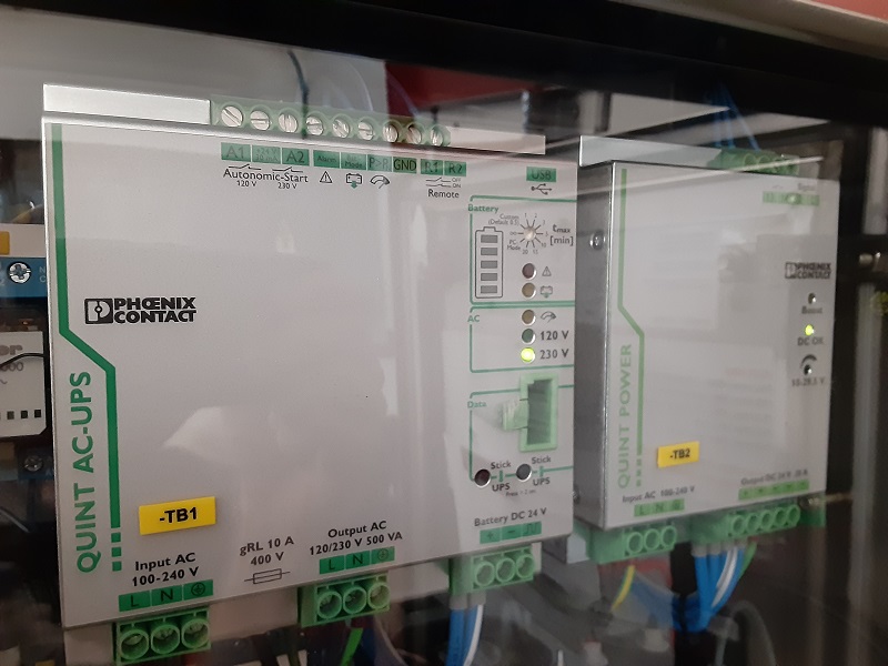Phoenix Contact power supplies and UPS controllers
