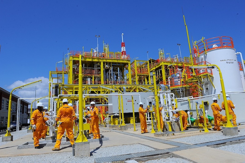 petrnoas refinery