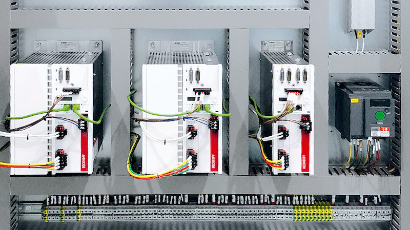 Beckhoff’s AX5000 Servo Drive