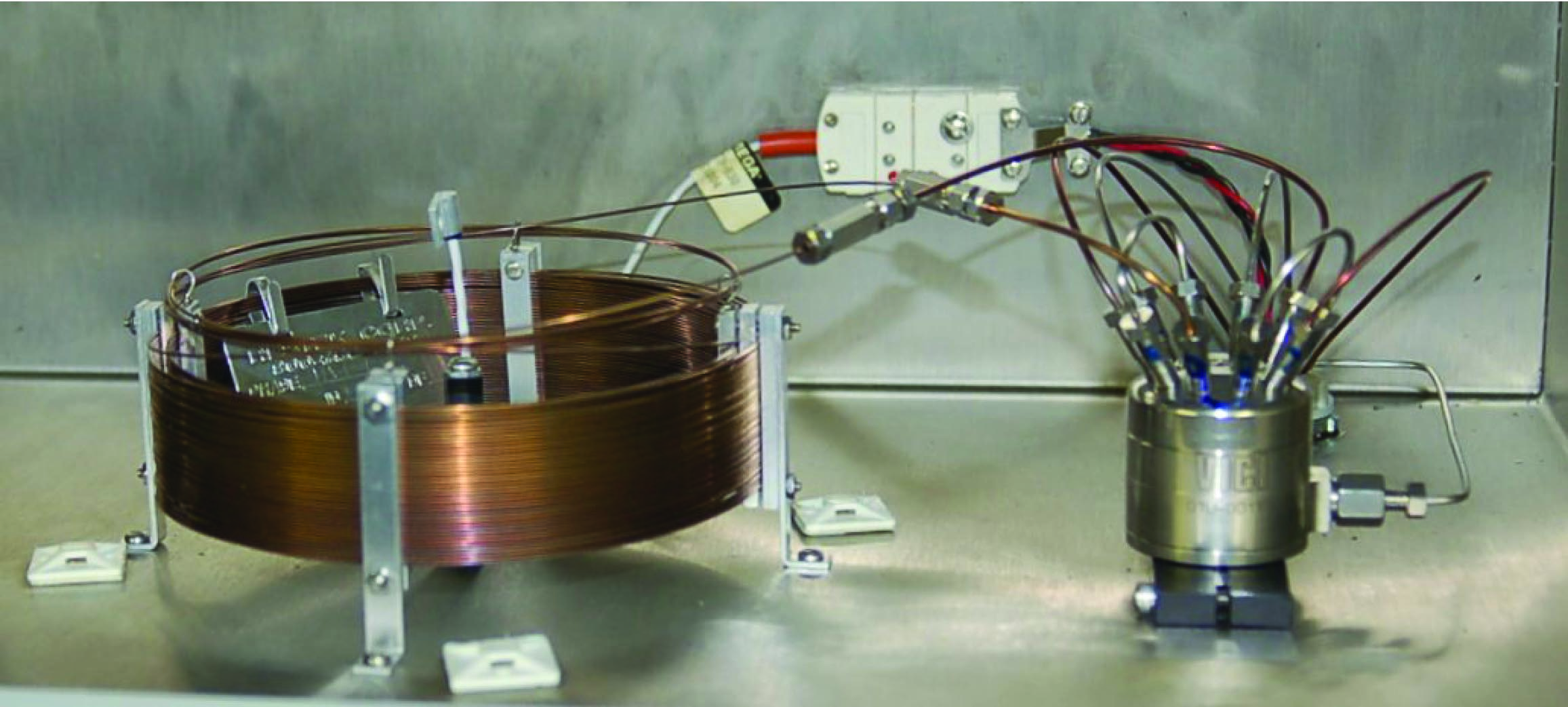 The column and sample valve for a gas chromatograph