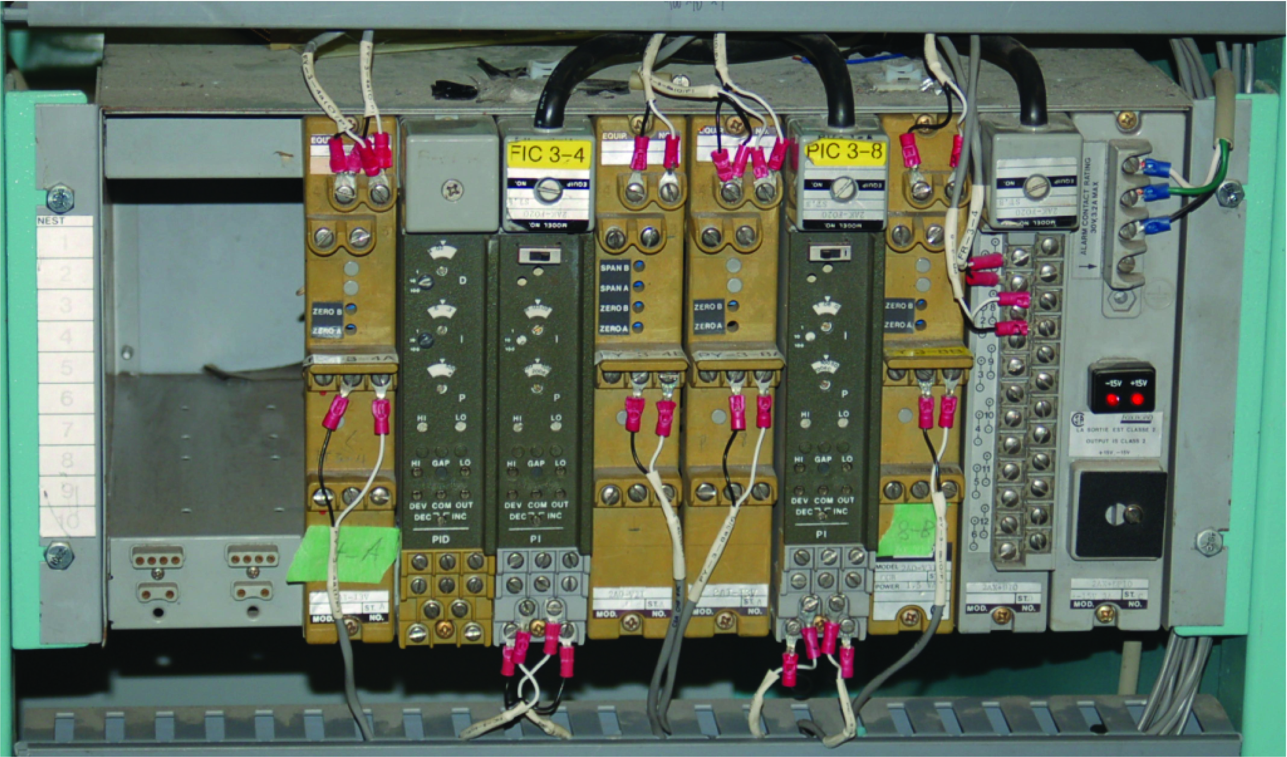 set of functioning Foxboro SPEC 200 controller modules