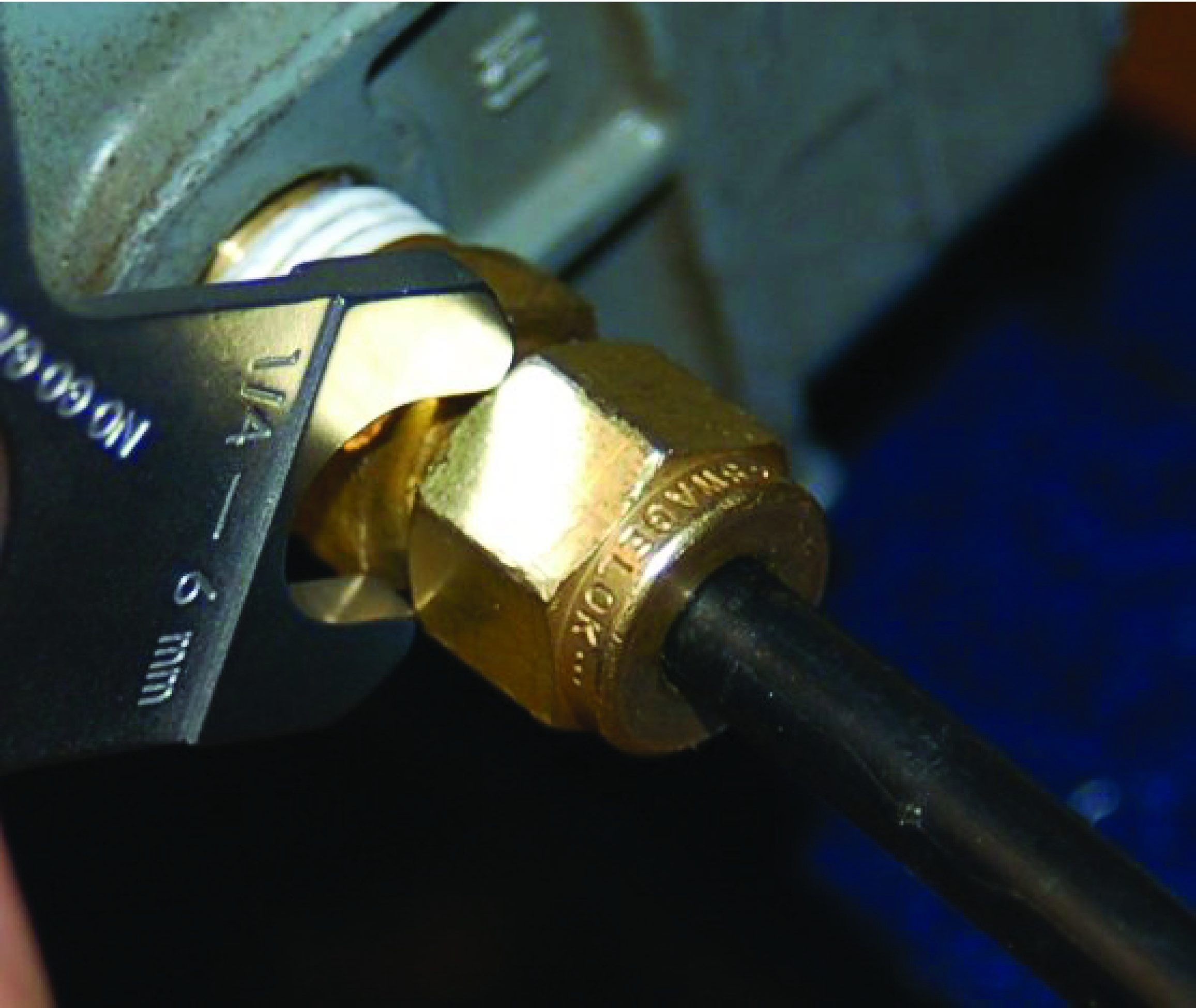 gauges under-tightened fitting