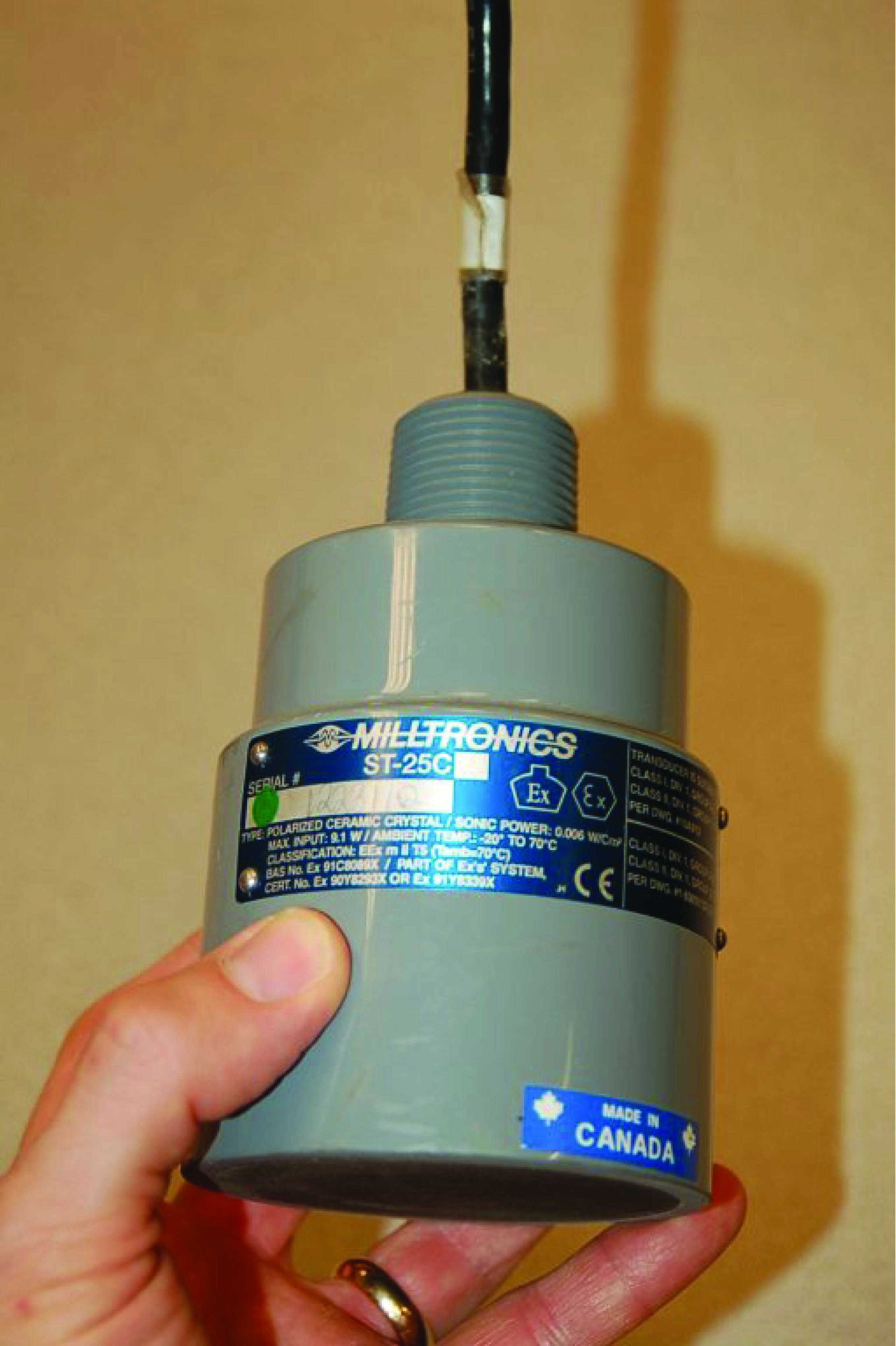 ultrasonic level transducer