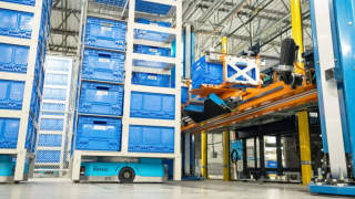 Fulfilling More than Orders: Amazon Deploys Robots for Enhanced Experience