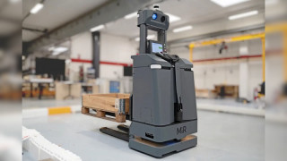 Pallet Handling Equipped With AI: The New MiR1200 Pallet Jack
