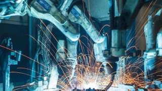Dark Manufacturing and Its Relationship With IIoT