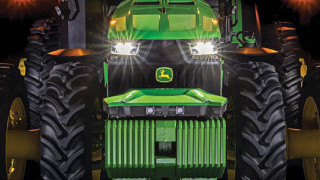John Deere Reveals Its Fully Autonomous Tractor at CES 2022