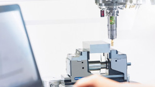 Robotic Gripper Leader Schunk Delivers New Sensory Hydraulic Expansion Toolholder