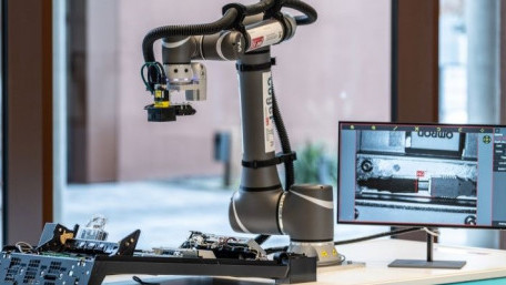 Fraunhofer Develops AI-powered Cobot Inspection Workstations for Production