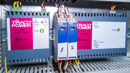 Comparing Voltage: When to Ground a Floating Power Supply