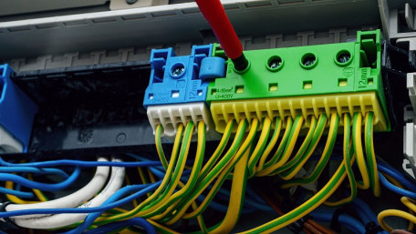 Grounding DC Power Supplies