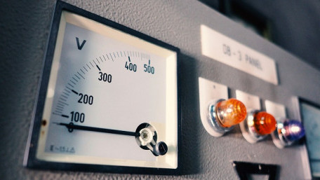 Leveraging IIoT and Energy Measurement Tools for Machine Optimization 