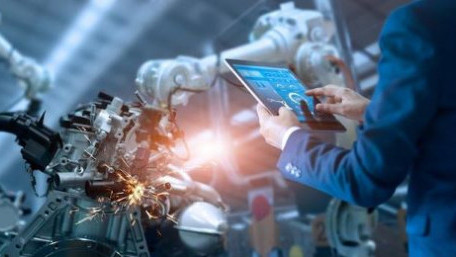Who Performs an Industrial Machine Risk Assessment?