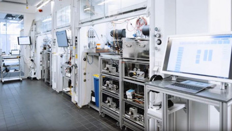 Merck Blurs the Lines Between R&D and Production with Modular Automation in Laboratories