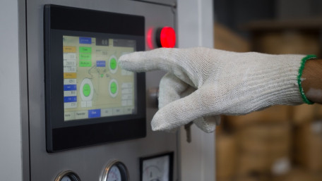 Touching on Touchscreens | Capacitive vs. Resistive Technologies