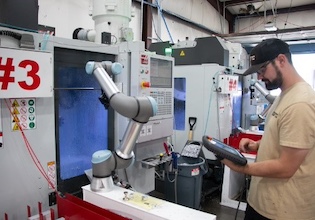 Cobots Transforming the Metal and Machining Industry
